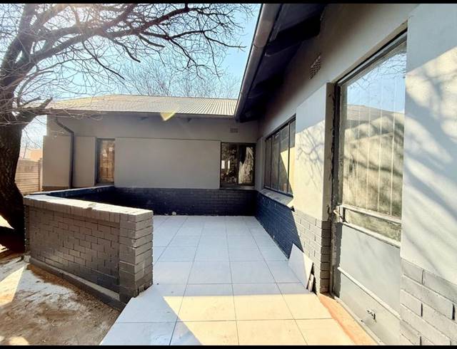 8 BEDROOM HOUSE FOR SALE IN VANDERBIJLPARK CW 6